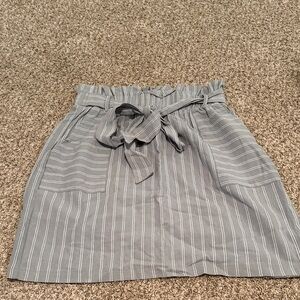Potter's Pot Gray Striped Mini Skirt